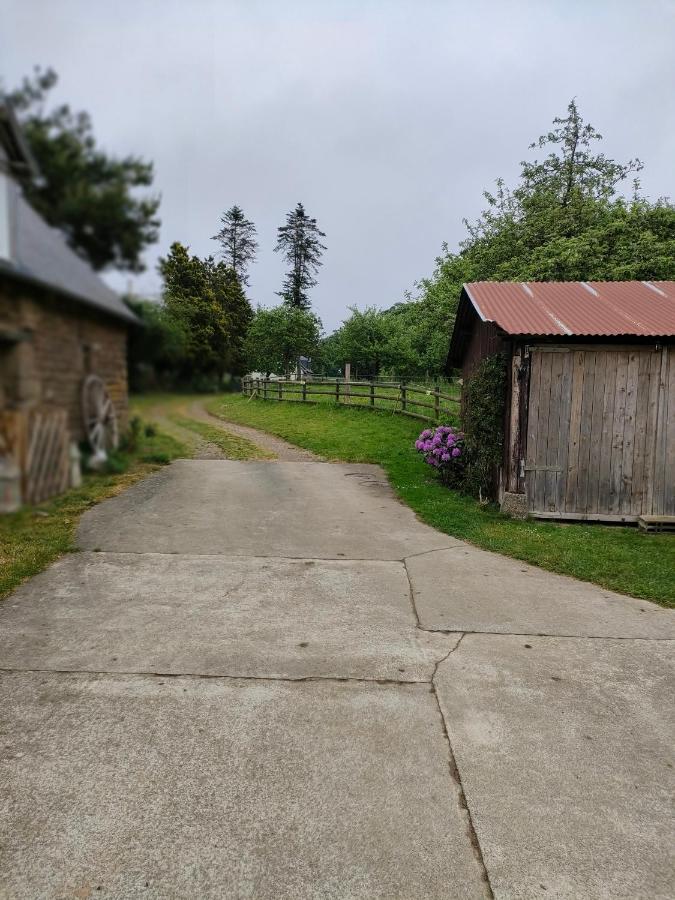 Les Petits Champs Apartman Buais-les-Monts Kültér fotó