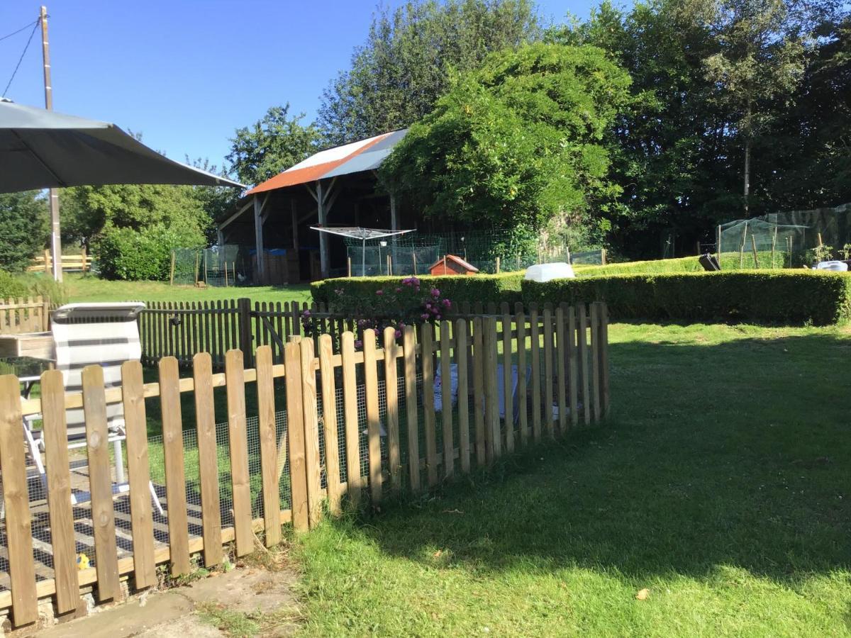 Les Petits Champs Apartman Buais-les-Monts Kültér fotó