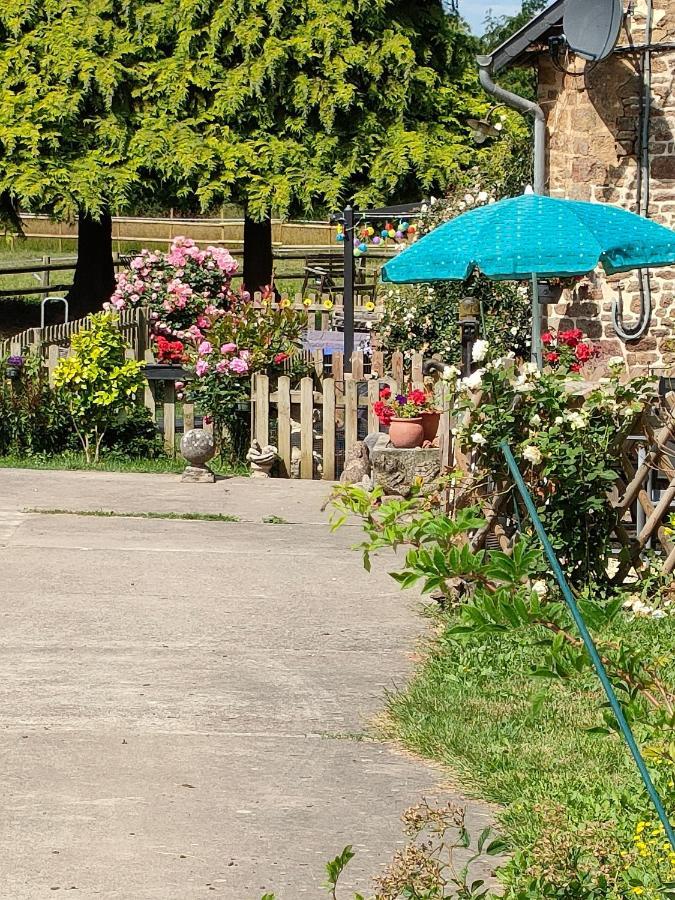 Les Petits Champs Apartman Buais-les-Monts Kültér fotó