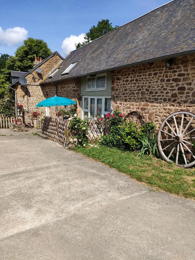 Les Petits Champs Apartman Buais-les-Monts Kültér fotó