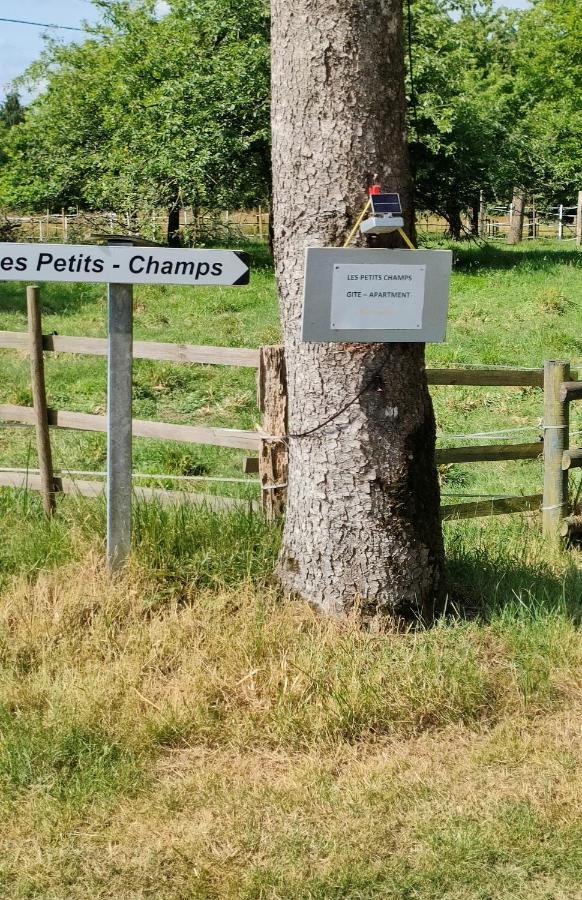 Les Petits Champs Apartman Buais-les-Monts Kültér fotó